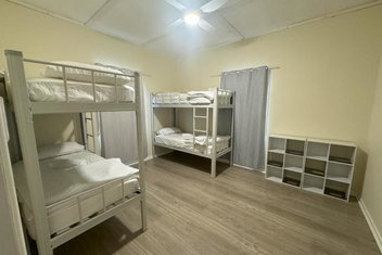 Massive 3 Bedroom Home With Backyard with Grafton Accommodation