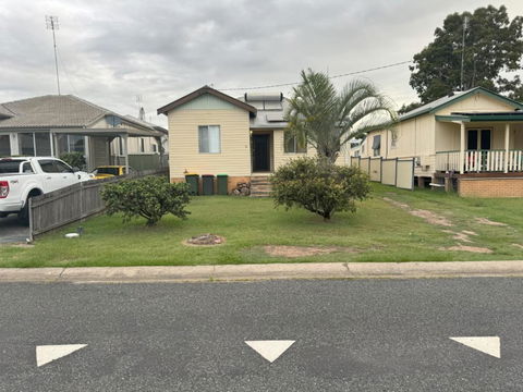 Massive 3 Bedroom Home With Backyard - Grafton Accommodation 3