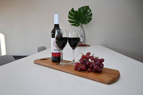 Mawson Red - Free Pool Access -Onsite Parking-Netflix-5 Mins To Mawson Interchange - Grafton Accommodation 0