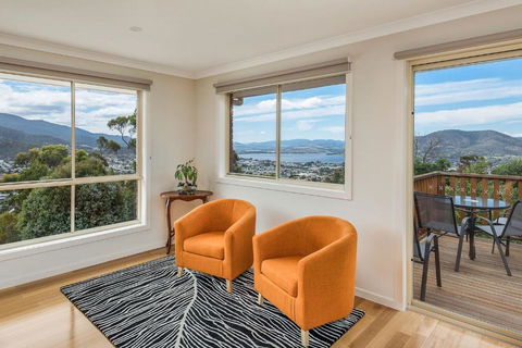 Mayhill Views Space And Style - Grafton Accommodation 2