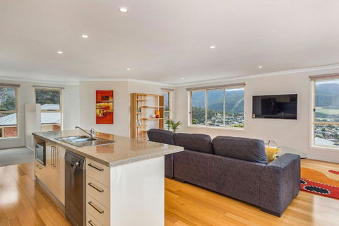 Mayhill Views Space And Style - Grafton Accommodation 3