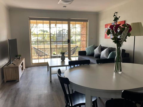 Modern 2BR Apartment With Parking - Grafton Accommodation 0