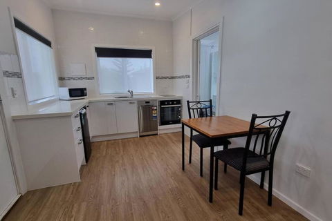 Modern 1 Bedroom Studio Free Parking Close To CBD - Grafton Accommodation 0