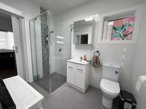 Modern 1 Bedroom Studio Free Parking Close To CBD - Grafton Accommodation 1