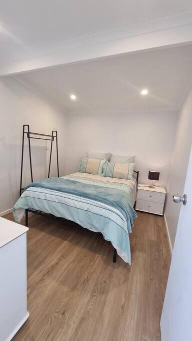 Modern 1 Bedroom Studio Free Parking Close To CBD - Grafton Accommodation 2