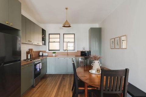Modern 3-Bed Coastal Escape - Grafton Accommodation 0