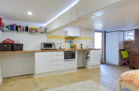 Modern & Homely Comfort - Grafton Accommodation 3