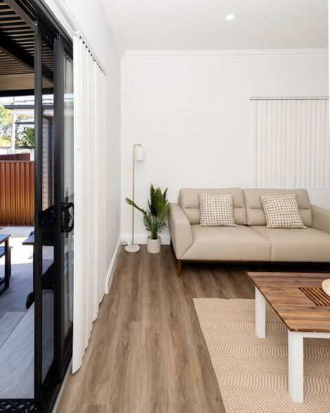 Modern Home In The Heart Of Bankstown - Grafton Accommodation 0