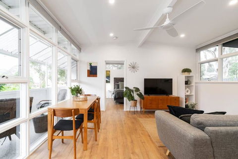 Modern Stylish Self-contained Apartment - Grafton Accommodation 1