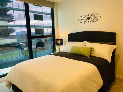 Moody Moon Apartment @ Sky Garden - Glen Waverley - Grafton Accommodation 1