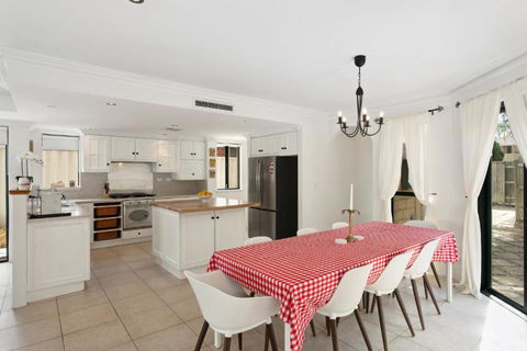 Newly Renovated Home Steps From Sorrento Beach - Grafton Accommodation 3