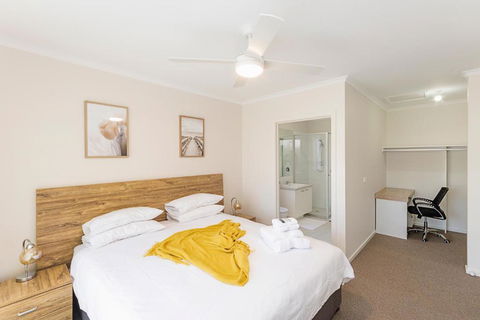 Morview Holiday Homes-Implala - Grafton Accommodation 3
