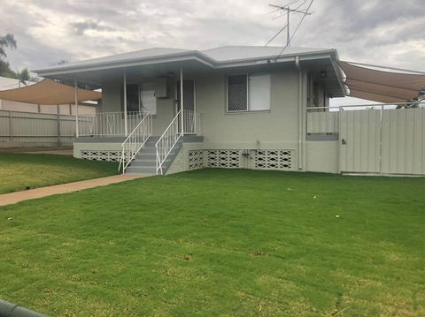Mt Isa - Emerald Gem 3 Bedroom Home QUIET AREA - Grafton Accommodation 0