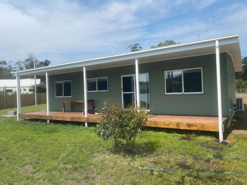 Murdunna By The Bay - Grafton Accommodation 1
