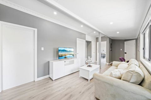 New 2 Bedroom House 500m To Mall With Free Parking - Grafton Accommodation 2