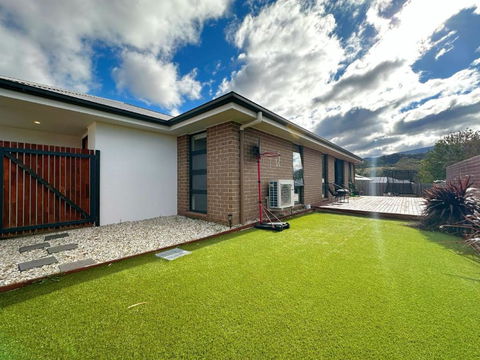 New Kingston Trampoline House - Grafton Accommodation 1