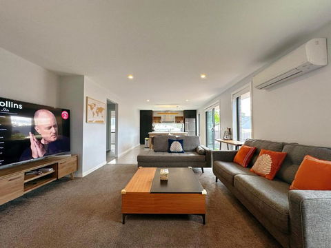 New Kingston Trampoline House - Grafton Accommodation 2