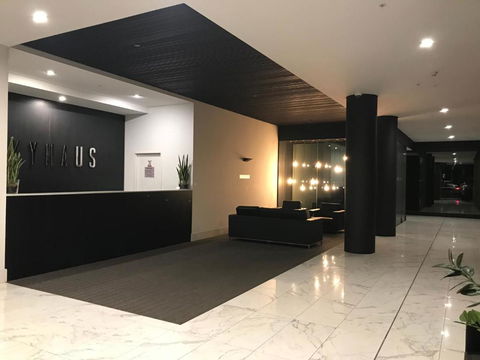 New Luxurious Skyview 2Bedroom Apartment Liverpool - Grafton Accommodation 0