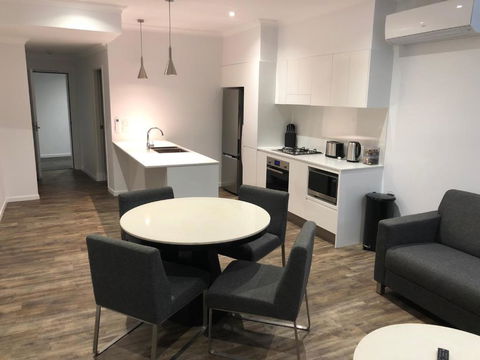 Nouveau On Young - Grafton Accommodation 1