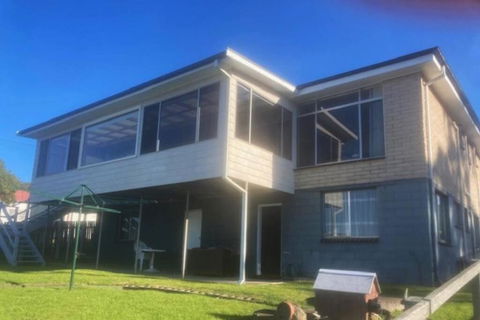 Number 94 - Grafton Accommodation 1