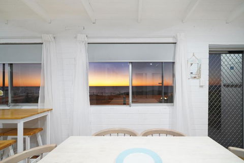 OCEA84 - Quinns Beach Shack: Ocean Views - Grafton Accommodation 1
