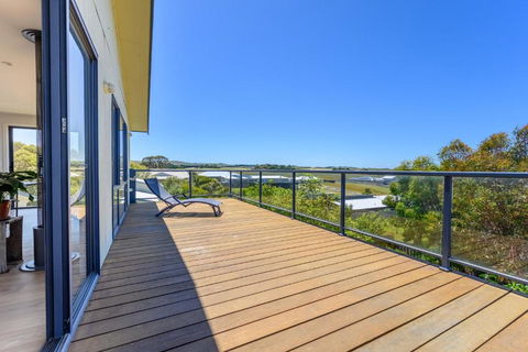 Ocean & Country Views, Spa, Pets Welcome, Fireplace - Your Ocean Oasis 10 Minutes To Phillip Island - Grafton Accommodation 2