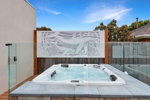 OG Spa Retreat- 3 Bedroom, Spa, Central, Aircon - Grafton Accommodation 0
