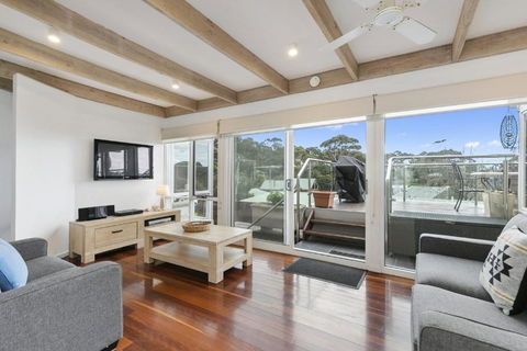 On The Deck - Grafton Accommodation 2