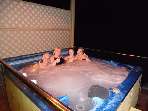 On The Deck @ Shark Bay - Grafton Accommodation 2