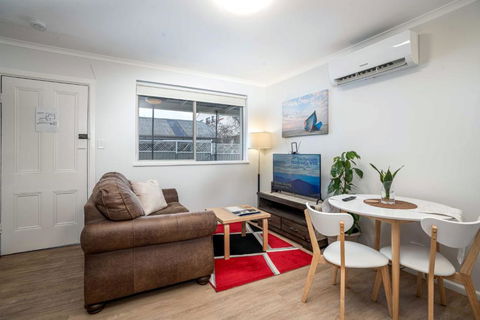 One-Bedroom Apartment On Summer - Grafton Accommodation 1