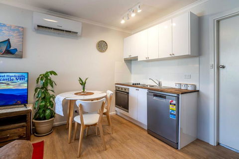 One-Bedroom Apartment On Summer - Grafton Accommodation 2