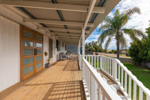 One Palm Shack - Grafton Accommodation 3