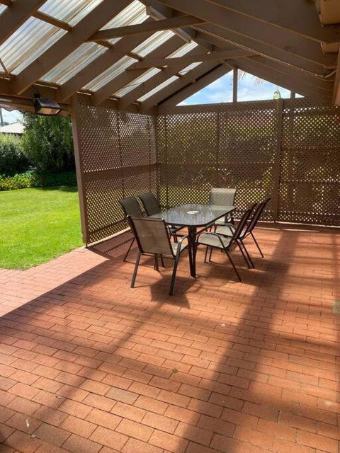 Open 4 Bedroom Home - Grafton Accommodation 3