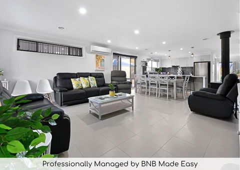 Ophir - Large Entertainer, Sleeps 11 - Grafton Accommodation 0