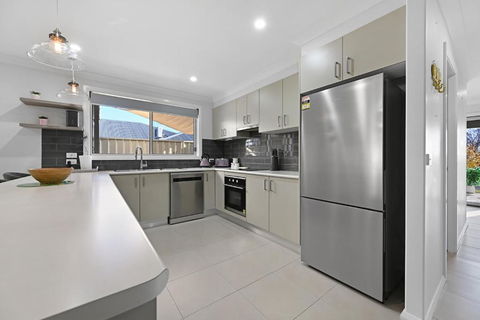 Ophir - Large Entertainer, Sleeps 11 - Grafton Accommodation 1