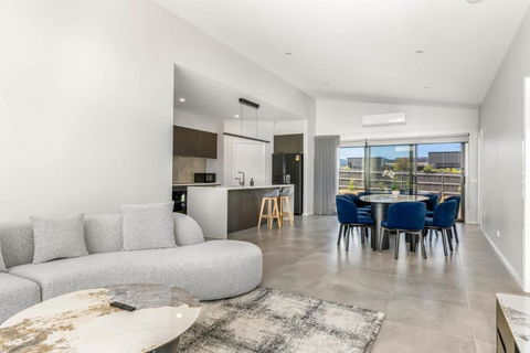 Opulence Cove - Grafton Accommodation 0