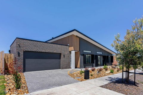 Opulence Cove - Grafton Accommodation 1