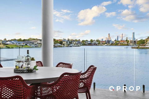 Opulent Waterfront Home - Grafton Accommodation 0