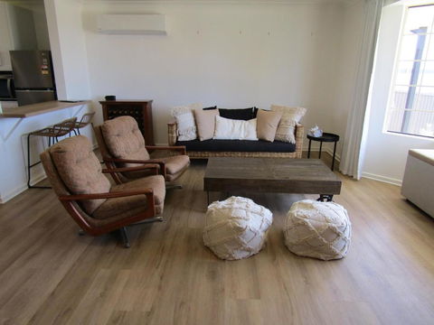 Our Little Beach House - Grafton Accommodation 2
