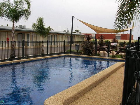 Overlander Hotel Motel - Grafton Accommodation 3