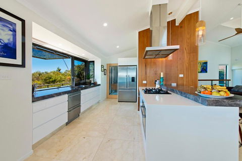 Panorama Beach House - Grafton Accommodation 1