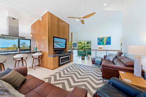 Panorama Beach House - Grafton Accommodation 3