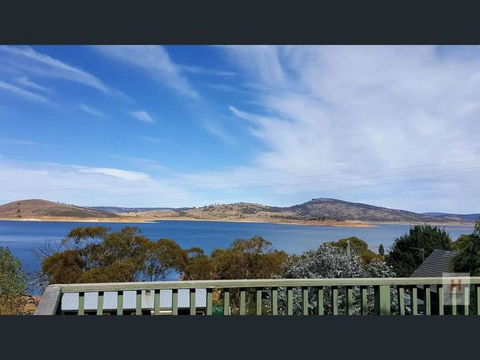 Panoramic Lake View - Grafton Accommodation 1