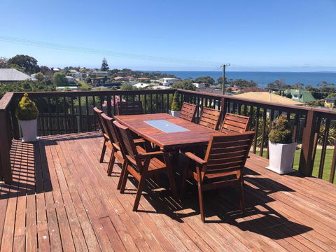 Panoramic Views On Walter - Grafton Accommodation 0