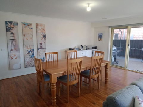 Parkway Place B&B - Grafton Accommodation 3