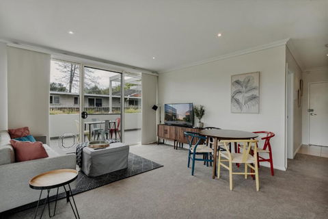 Peaceful 1-Bed Apartment Close To Lonsdale St - Grafton Accommodation 0