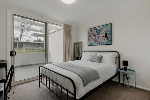 Peaceful 1-Bed Apartment Close To Lonsdale St - Grafton Accommodation 2