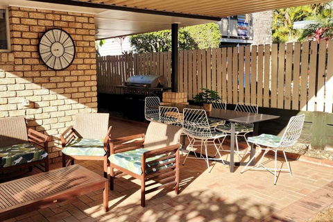 Peaceful Getaway - Stylish, Newly Updated House - Grafton Accommodation 0