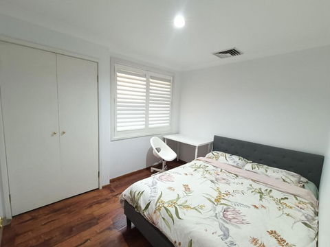 Peaceful Room In Modern And Spacious Baulkham Hills Home - BH2 - Grafton Accommodation 1