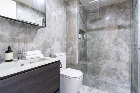 Perfectly Located 1BR BA Apartment - Grafton Accommodation 3